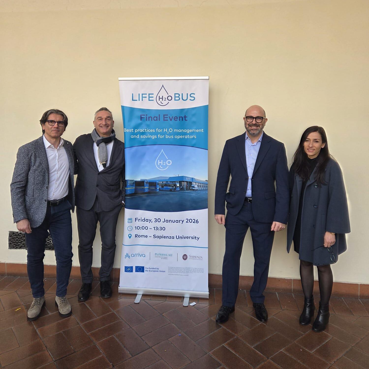 Il team Pluservice all'evento finale di LIFEH2OBUS